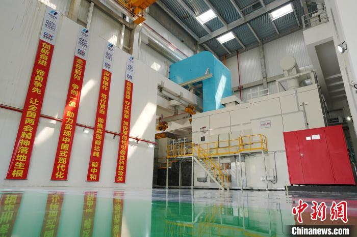 全国产化F级50兆瓦重型燃气轮机机组。　中国尊龙人生就是博ag电气集团有限公司供图